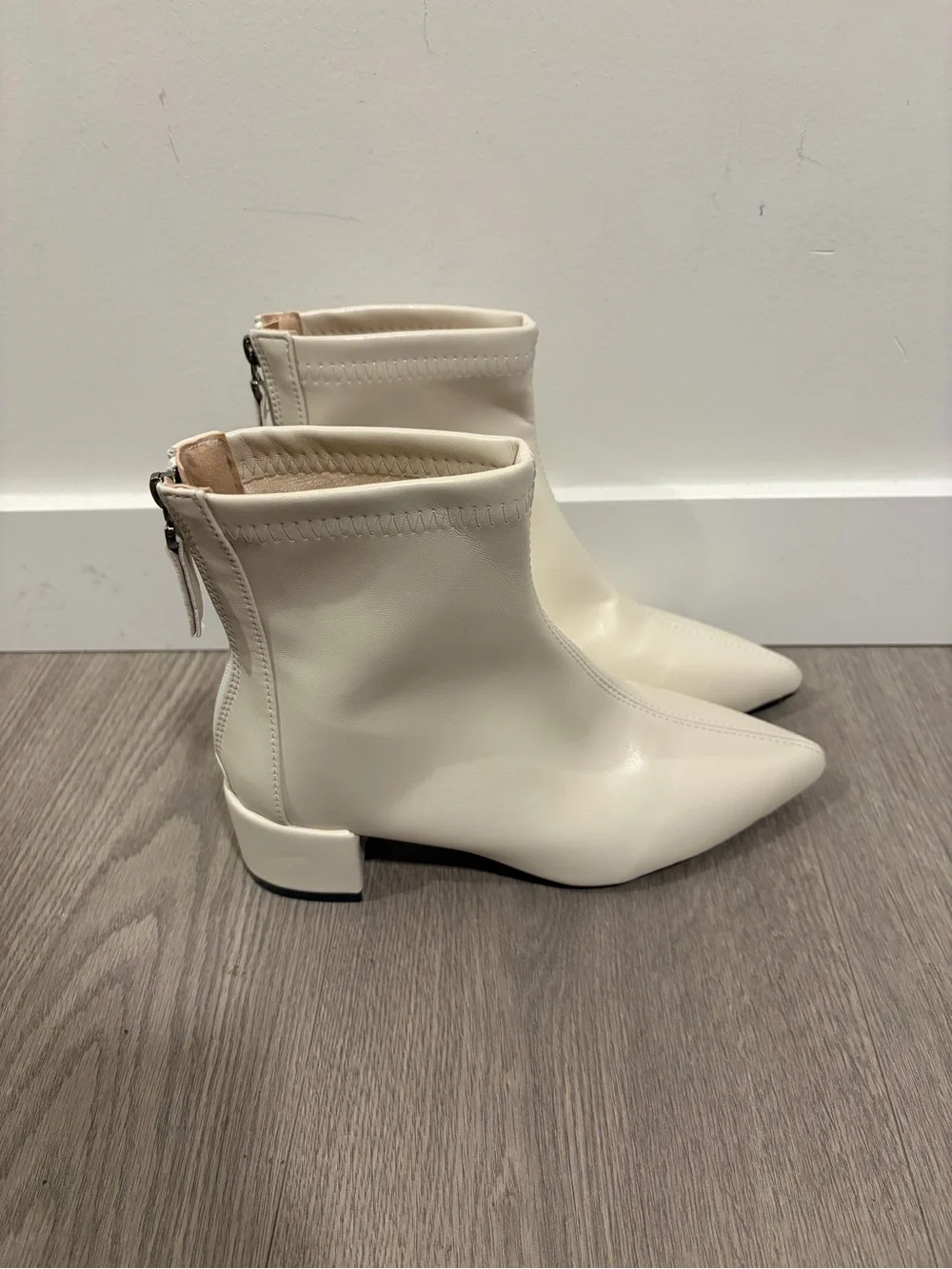 NWOT Cream Pointed Ankle Boots with Block Heel Size 35 = US 4.5